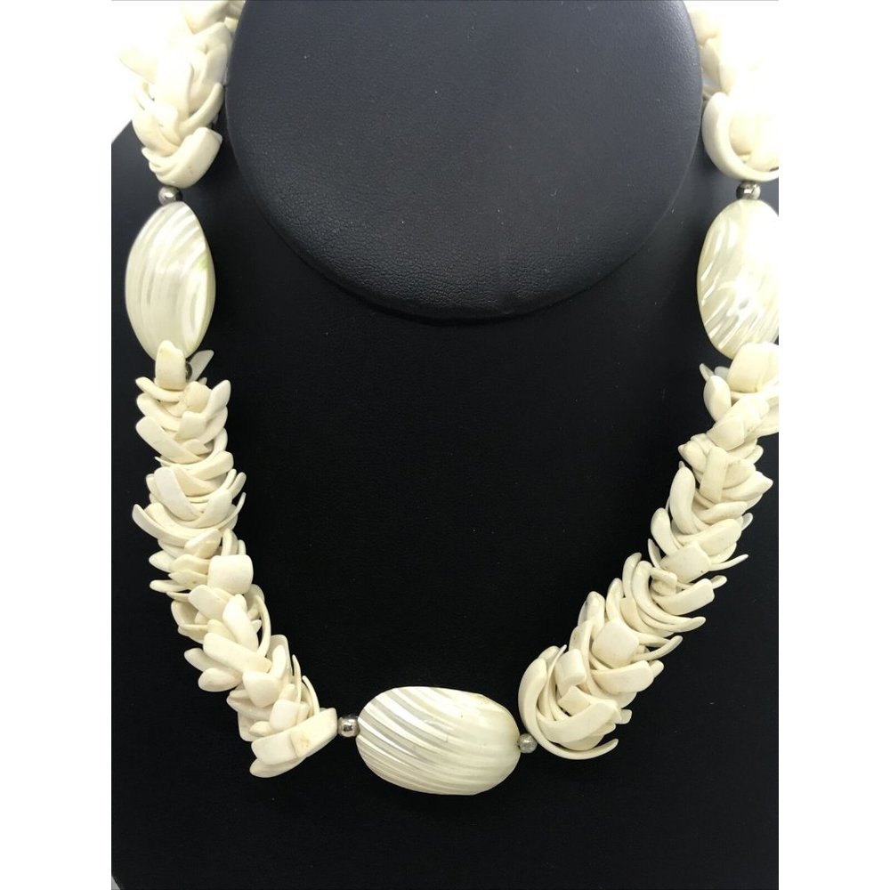 Hawaiian 1960’s‎ Shell 14“ Necklace Choker mother of pearl MOP